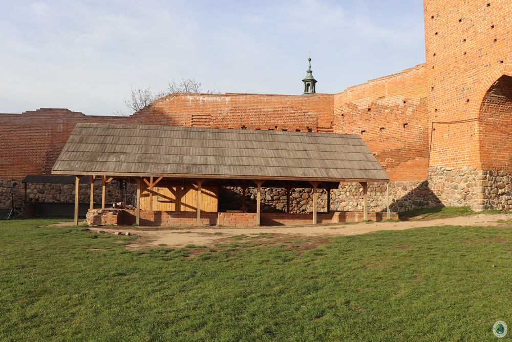 Dziedziniec zamku w Czersku
